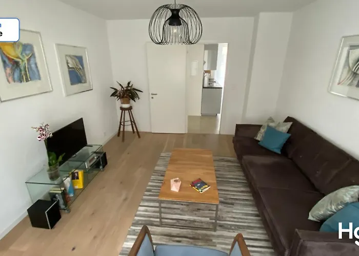 H1 With 4,5 Room, Bathroom, Kitchen, Central, Quiet & Modern With Office דירה ציריך