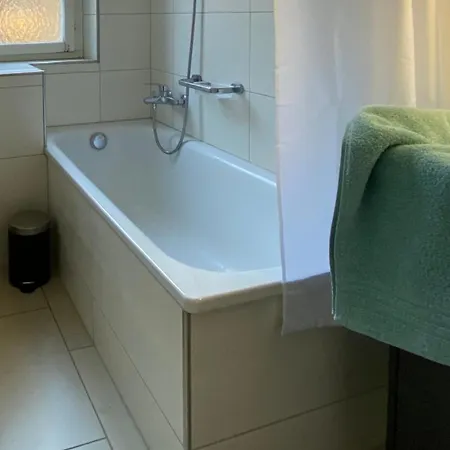 شقة H1 With 4,5 Room, Bathroom, Kitchen, Central, Quiet & Modern With Office