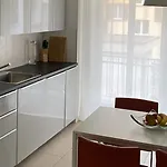 H1 With 4,5 Room, Bathroom, Kitchen, Central, Quiet & Modern With Office Apartamento *