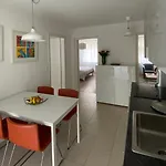 H1 With 4,5 Room, Bathroom, Kitchen, Central, Quiet & Modern With Office * Zúrich