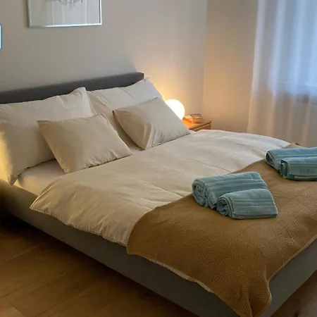 Apartamento H1 With 4,5 Room, Bathroom, Kitchen, Central, Quiet & Modern With Office