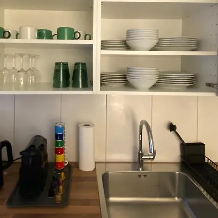 H1 With 4,5 Room, Bathroom, Kitchen, Central, Quiet & Modern With Office Zúrich